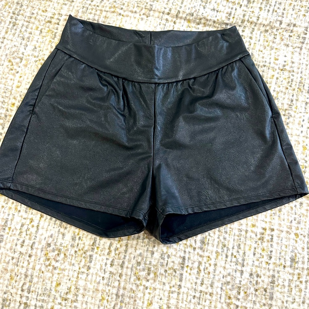 Commando Faux Leather Relaxed Short